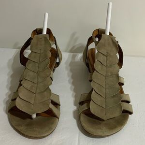Paul Green Tan Suede sandal